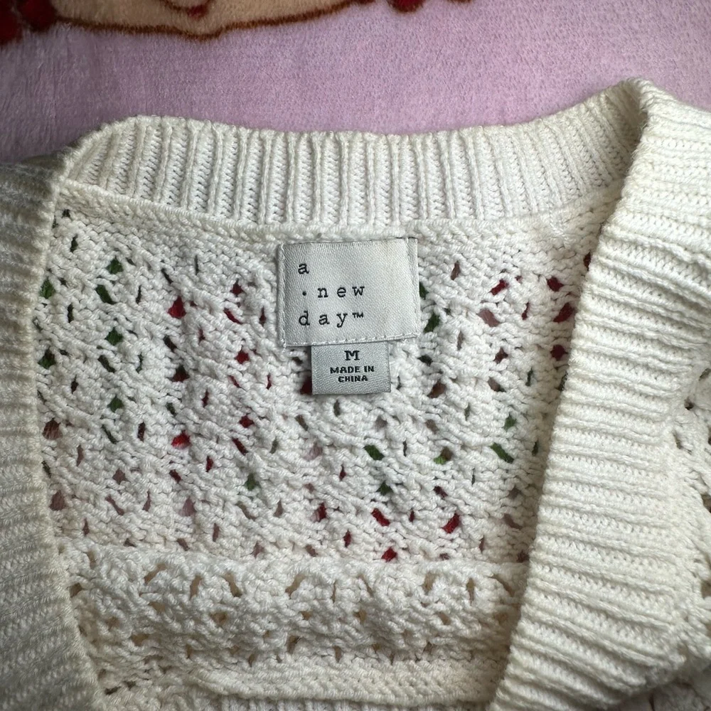 White Sleeveless Knit Top - Picture 5 of 5